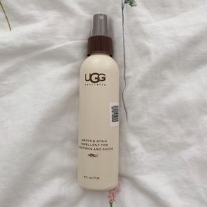 ⭐️Ugg protective water and stain repellent